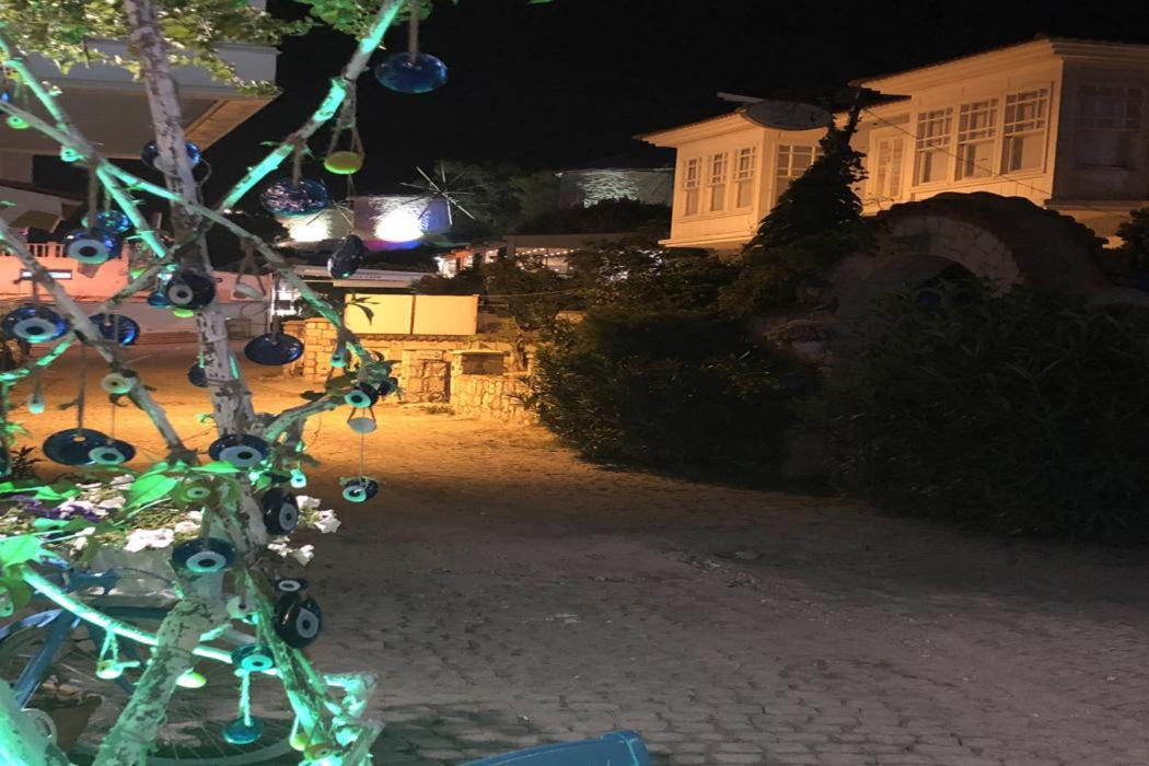 Beyaz Ev Hotel Alacati Exterior photo